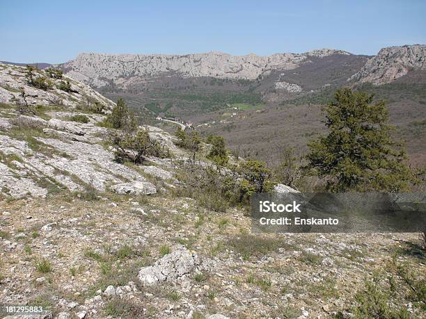 Rock E Céu - Fotografias de stock e mais imagens de Ao Ar Livre - Ao Ar Livre, Azul, Branco