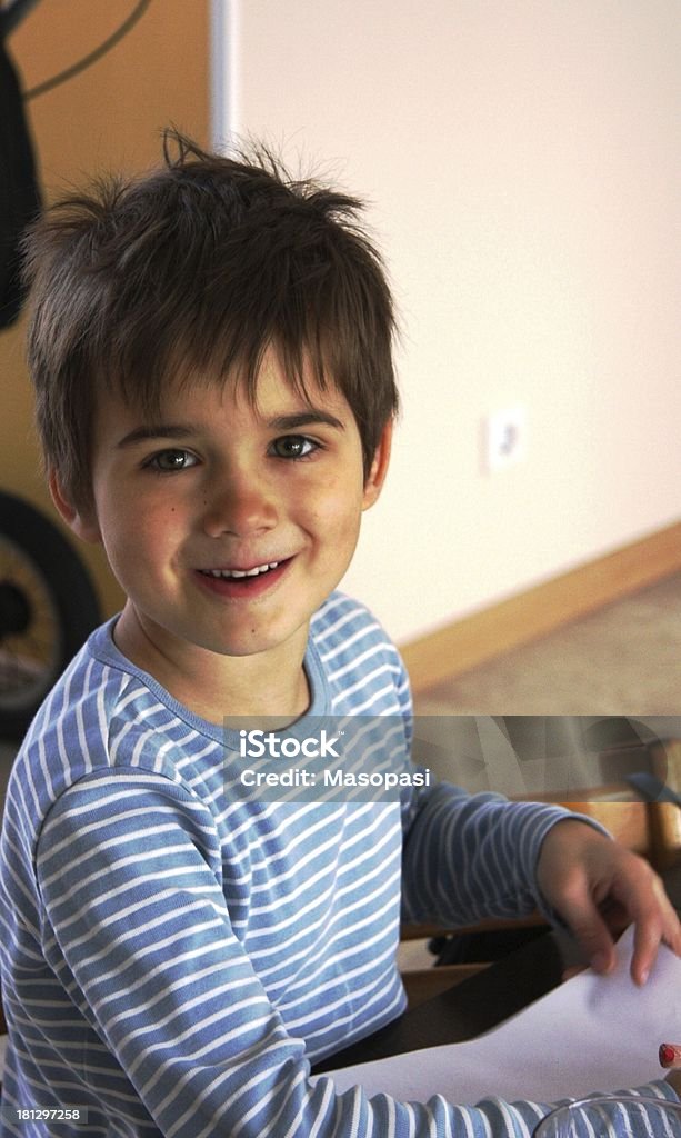 Sorriso di ragazzo - Foto stock royalty-free di Allegro