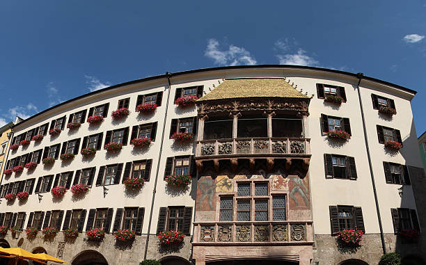 golden roof, goldenes dachl, centrum historyczne stare miasto, innsbruck - annsäule zdjęcia i obrazy z banku zdjęć