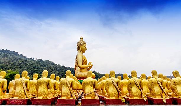 просмотреть будды статуи nakonnayok, таиланд - praye стоковые фото и изображения