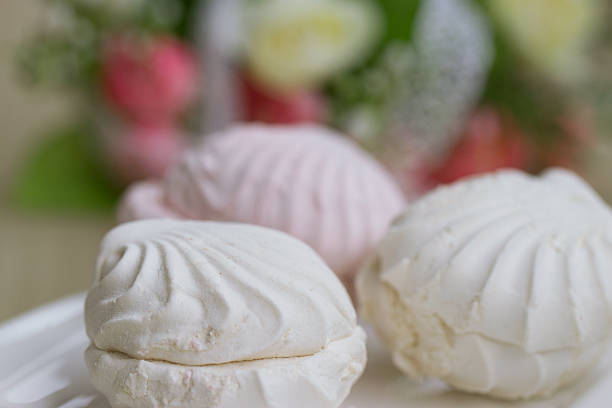 istock sweet marshmallows and bouquet 181307327