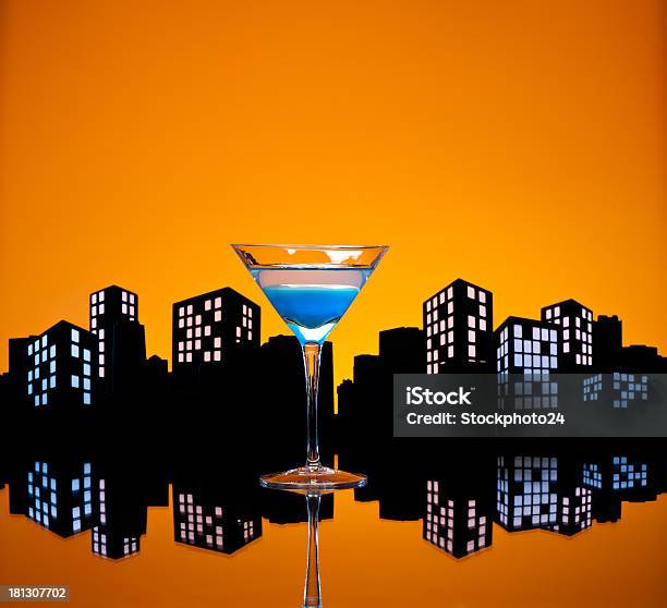 Foto de Metrópole Blue Martini e mais fotos de stock de Aperitivo - Aperitivo, Azul, Bebida