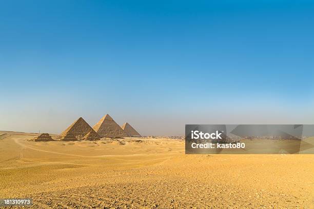 Великие Пирамиды Гизы В Долина Каир Египет — стоковые фотографии и другие картинки UNESCO - Organised Group - UNESCO - Organised Group, Антиквариат, Археология