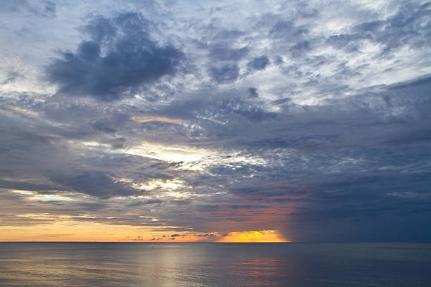istock Sunrise at the sea 181311149