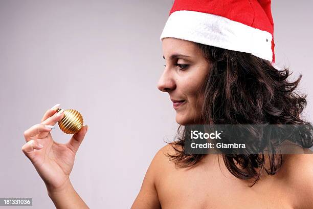 Natale - Fotografie stock e altre immagini di Adulto - Adulto, Assistenza, Babbo Natale