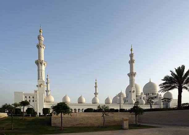 istock Abu Dhabi Sheikh Zayed White Mosque in UAE 181389034