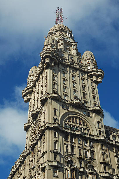 istock Palacio Salvo, Montevideo, Uruguay 181391023