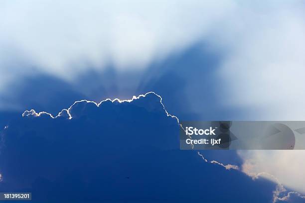 Paisagem Com Nuvens - Fotografias de stock e mais imagens de Ao Ar Livre - Ao Ar Livre, Azul, Clima