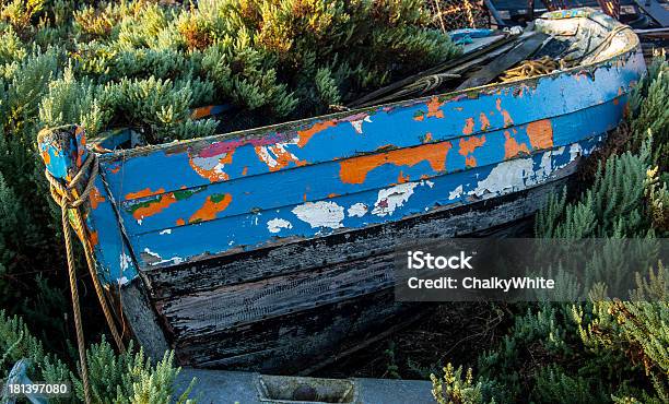 Barco Abandonado 3 - Fotografias de stock e mais imagens de Abandonado - Abandonado, Acabado, Antigo