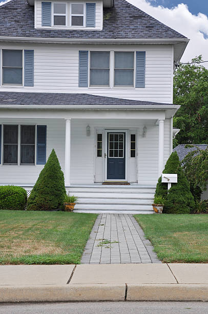 istock Suburban Home Entrance Cobblestone Walkway 181397138