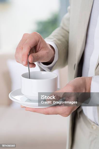 Foto de Preparação De Chá e mais fotos de stock de Homens - Homens, Xícara de Chá, Adulto