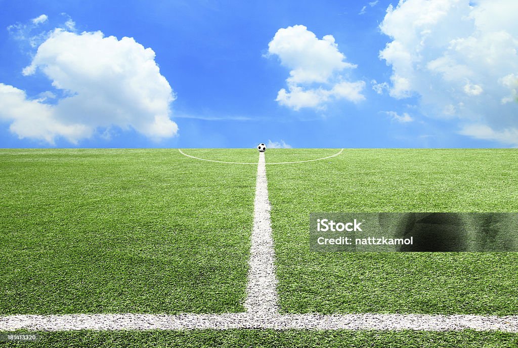 Terrain de Football et de Soccer sur le fond VERT HERBE - Photo de Activité libre de droits