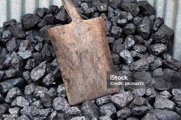 Coal Schaufel Stockfoto und mehr Bilder von Bergbau - Bergbau, Gartengerät, Werkzeug