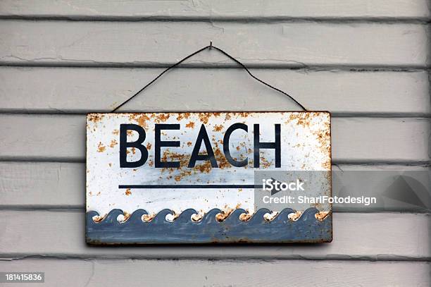 Spiaggia - Fotografie stock e altre immagini di Acqua - Acqua, Ambientazione esterna, Castello di sabbia - Struttura