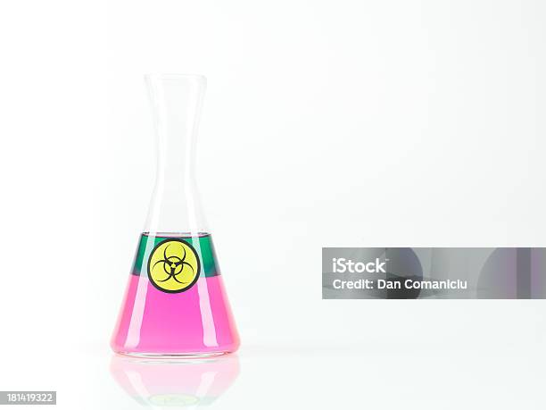 임상병리실 Bottle With 비오비오 위험함 액체 STEM-주제에 대한 스톡 사진 및 기타 이미지 - STEM-주제, 과학, 과학 실험