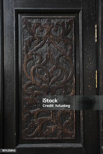 Panel Stary Rzeźbione Drewniane Drzwi - zdjęcia stockowe i więcej obrazów Antyczny - Antyczny, Architektura, Bajka