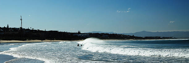 ウェイブズ - south africa coastline sea wave ストックフォトと画像