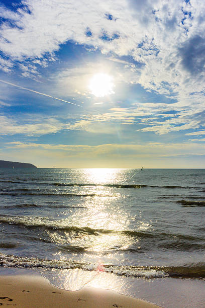 istock Sun over the Sea 181436547