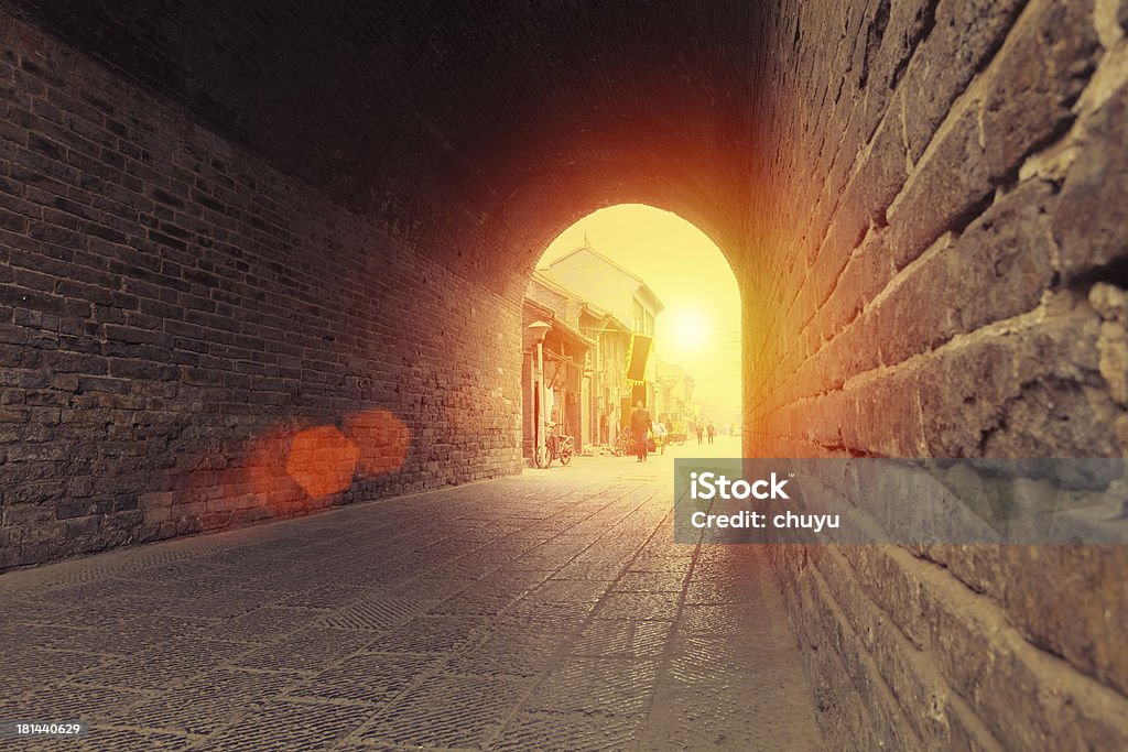 고대 도시 북문 타워 입구 - 로열티 프리 거리 스톡 사진
