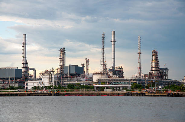 istock Oil refinery factory at river Thailand 181456692