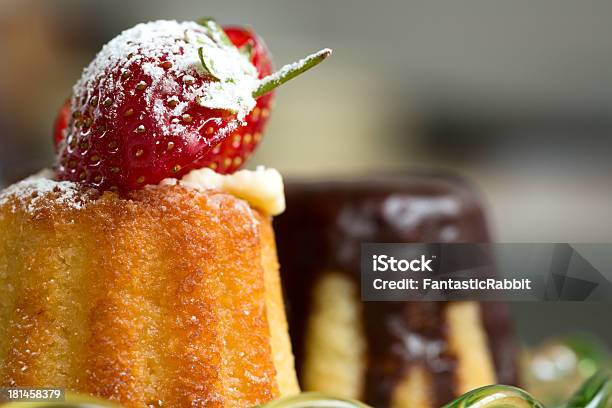 Tarta De Fresa Foto de stock y más banco de imágenes de Alimento - Alimento, Chocolate, Comida francesa