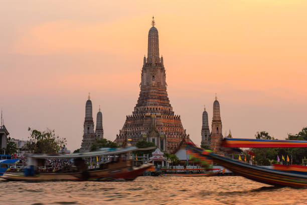 Wat Arun Ratchawararam Ratchawaramahawihan stock photo