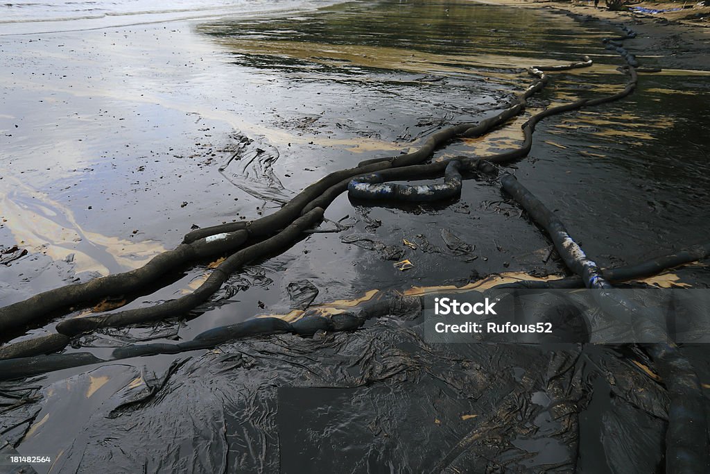 原油流出のビーチ - インパクトのロイヤリティフリーストックフォト