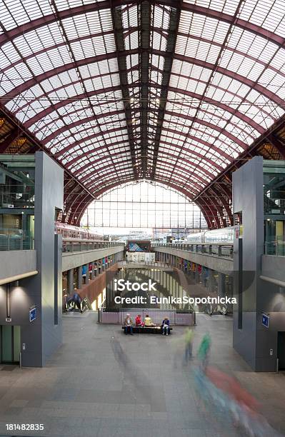 Estação Ferroviária De Antuérpia - Fotografias de stock e mais imagens de A caminho - A caminho, Andar, Arquitetura