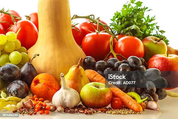 Herbstobst Und Gemüse Stockfoto und mehr Bilder von Abnehmen - Abnehmen, Agrarbetrieb, Apfel
