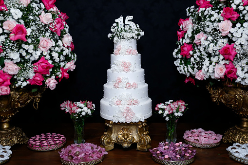 White party cake, 15th birthday, with white number fifteen, white cake, 15 year old birthday cake