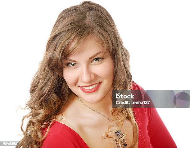 Donna In Rosso - Fotografie stock e altre immagini di Adolescente - Adolescente, Adulto, Ambientazione interna