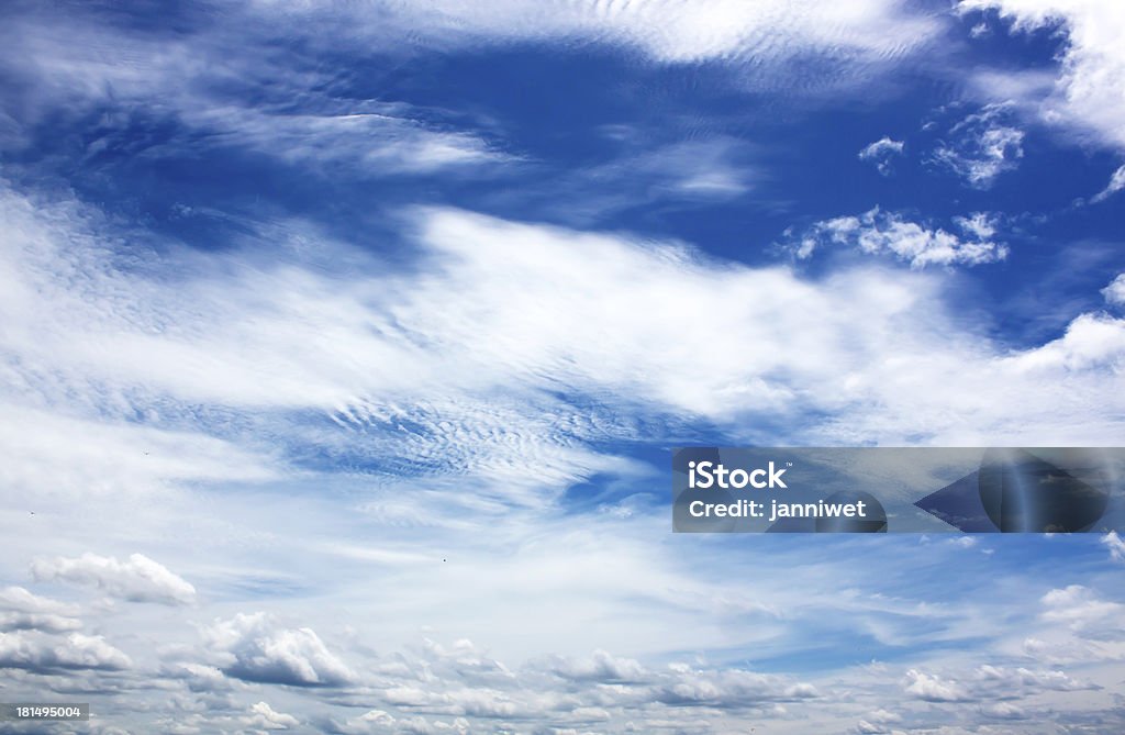 Cielo azul con sombra en primer plano - Foto de stock de Abierto libre de derechos