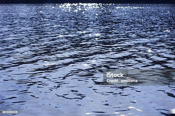 Foto de Superfície Da Água Com Faíscas Do Sol e mais fotos de stock de Abstrato - Abstrato, Azul, Cena de tranquilidade