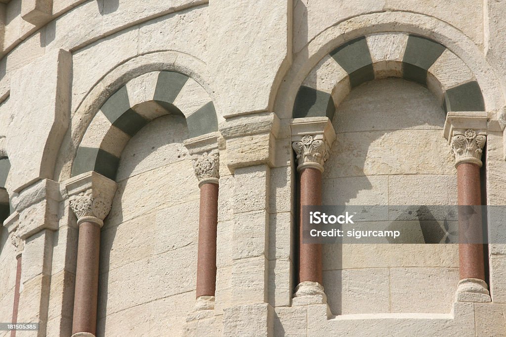 Détail de Notre-Dame de la Garde Basilique de Marseille, France. - Photo de Arc - Élément architectural libre de droits