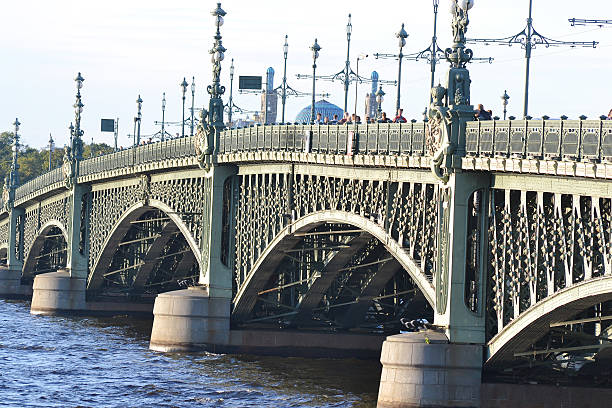 istock Trinity Bridge in St.Petersburg 181514130