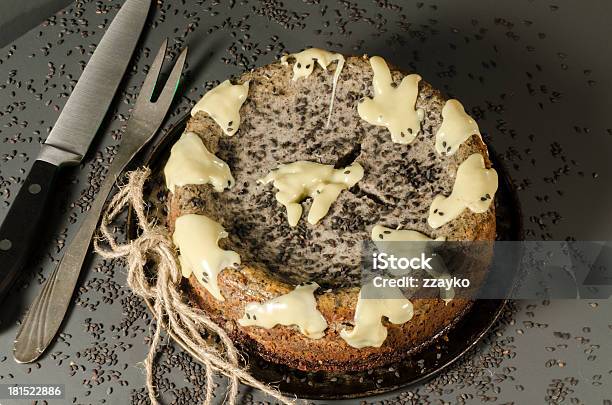 Cheesecake Con Semillas De Sésamo Negro En Halloween Foto de stock y más banco de imágenes de Comida gourmet