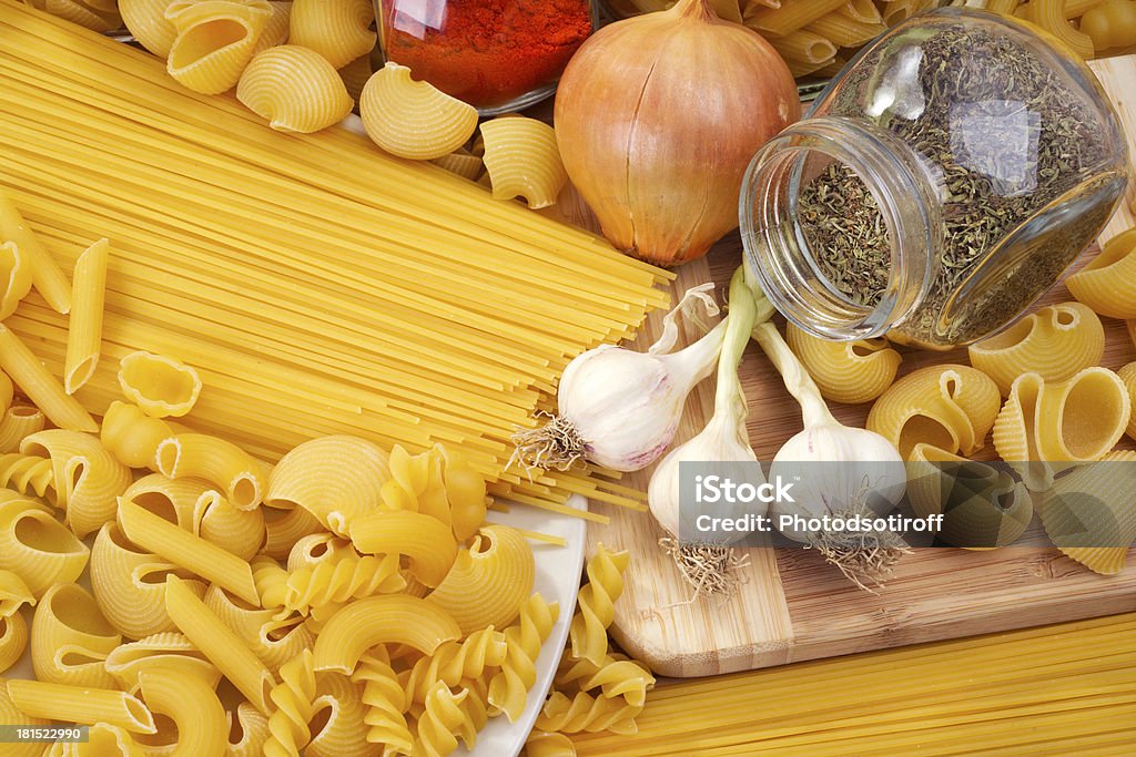 pasta italiana (Maccheroni) - Foto stock royalty-free di Aglio - Alliacee