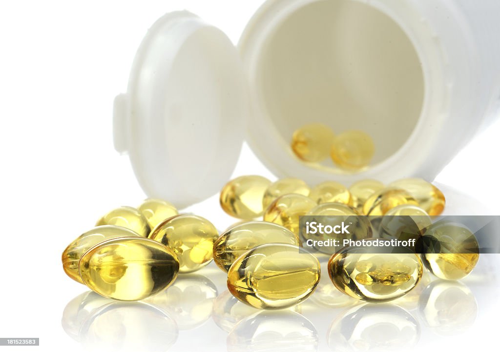 Pila de omega 3 cápsulas de aceite de pescado - Foto de stock de Alimento libre de derechos