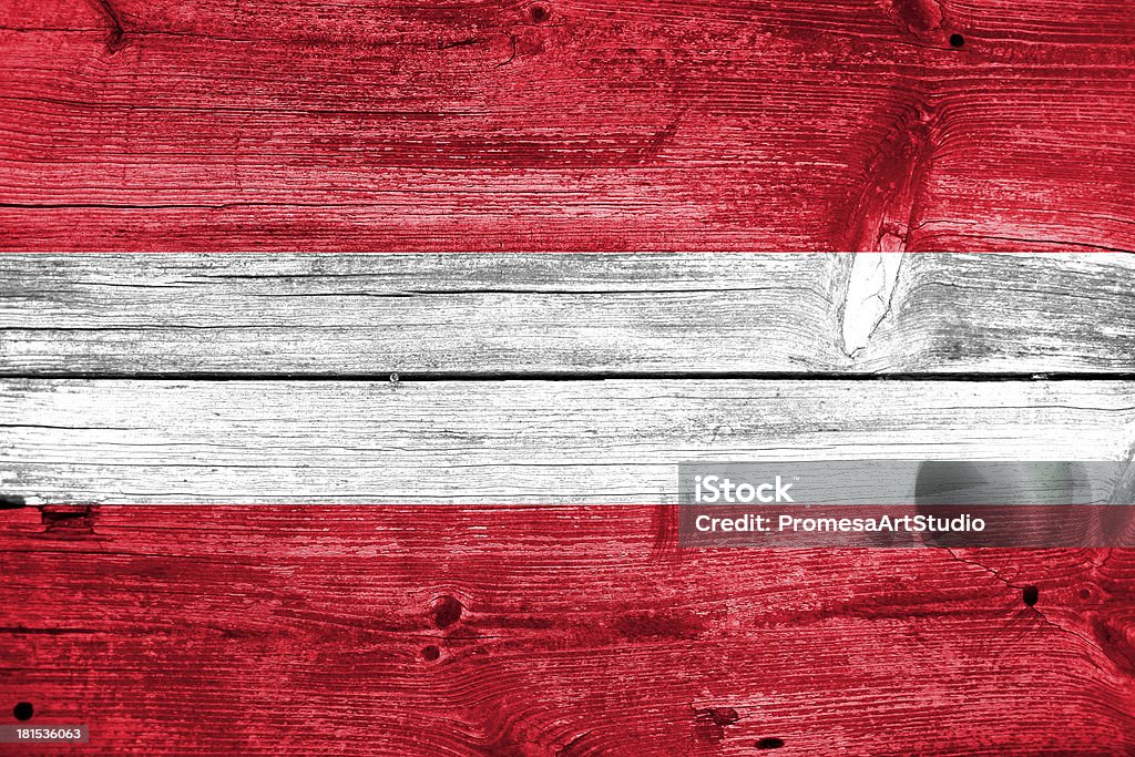 Áustria Bandeira pintada no fundo de Prancha de madeira Velha - Royalty-free Antigo Foto de stock