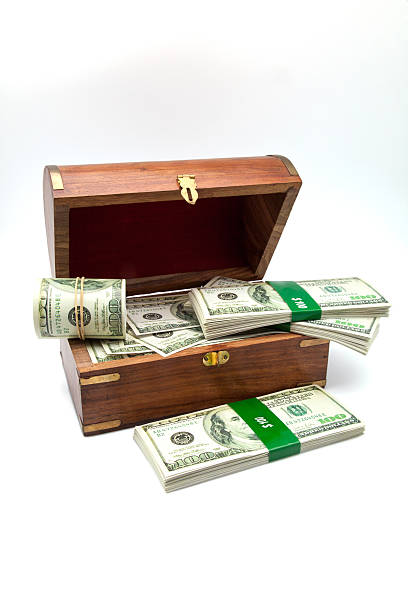 istock trunk of the treasure 181538261