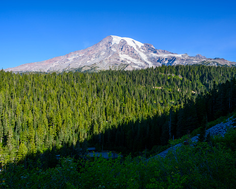 Landscape photograph of Mount Rainier