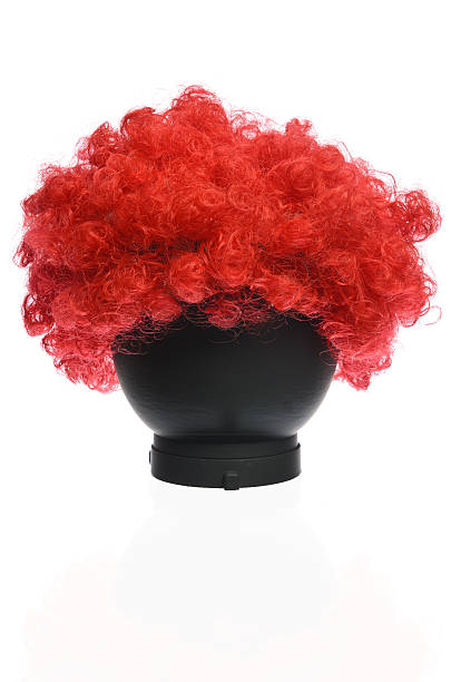 red curly clown perücke - perücke stock-fotos und bilder