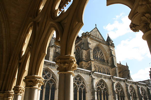 sainte -marie 大聖堂にバイヨンヌ、フランス製です。 - church bell tower temple catholicism ストックフォトと画像