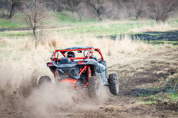 atv, utv, buggy, samochód terenowy 4x4 w błotnistej wodzie. ekstremalne, adrenalina - off road vehicle quadbike quad racing motocross zdjęcia i obrazy z banku zdjęć