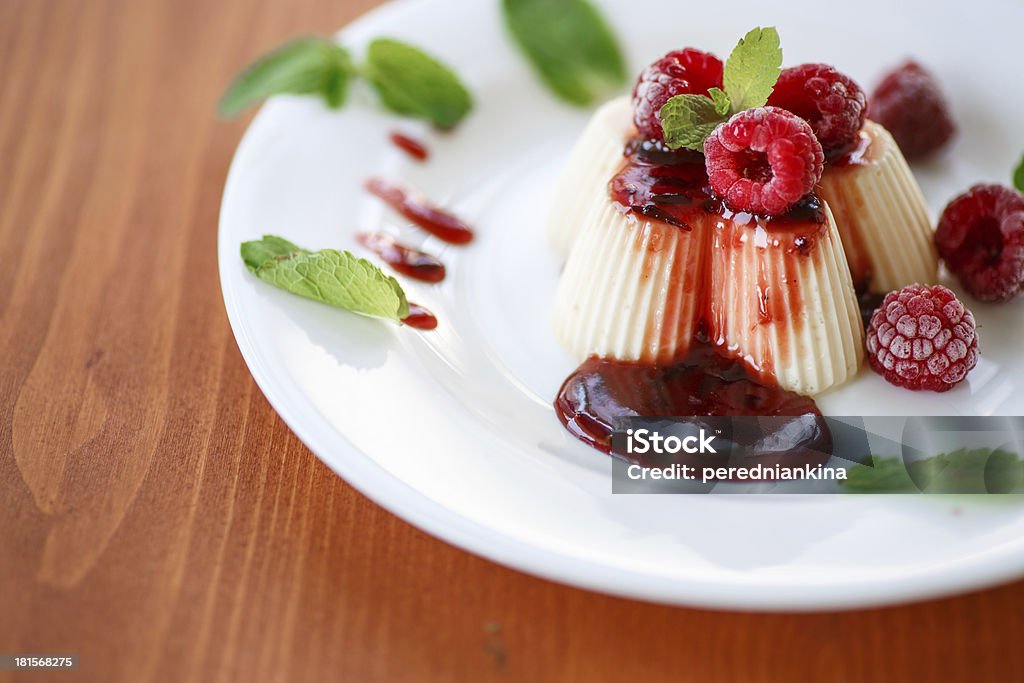 Frutas Panna Cotta - Foto de stock de Alimento libre de derechos