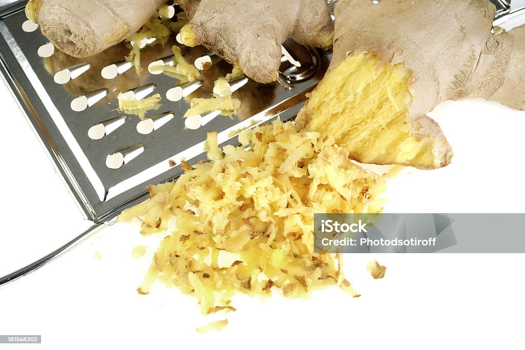 Gingembre et cuisine Râpe isolé sur fond blanc - Photo de Gingembre - Épice libre de droits