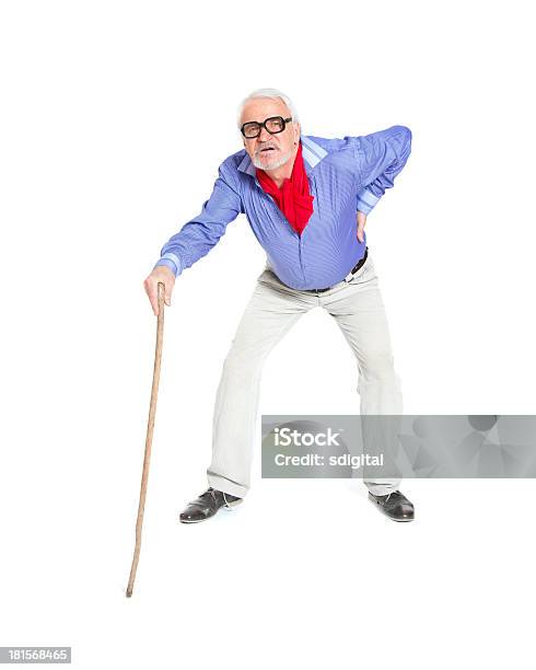 Foto de Comprimento Total Retrato De Um Homem De Idade Caminhando Com Canadeaçúcar e mais fotos de stock de 60-64 anos