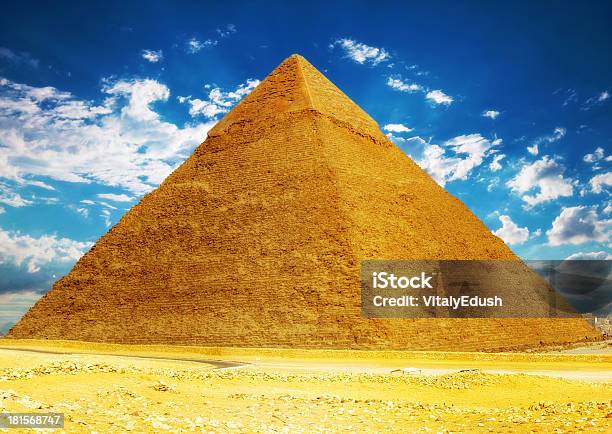Wielka Piramida Położony W Gizie - zdjęcia stockowe i więcej obrazów Giza - Giza, Piramida Cheopsa, Ujęcie z góry