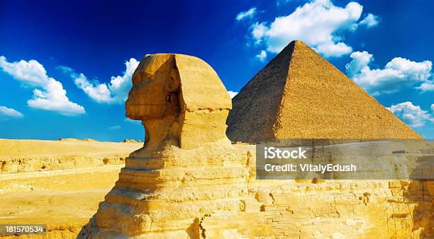 Grande Piramide Dei Faraoni E La Sfinge - Fotografie stock e altre immagini di Dorato - Colore descrittivo - Dorato - Colore descrittivo, Faraone, Oro - Metallo