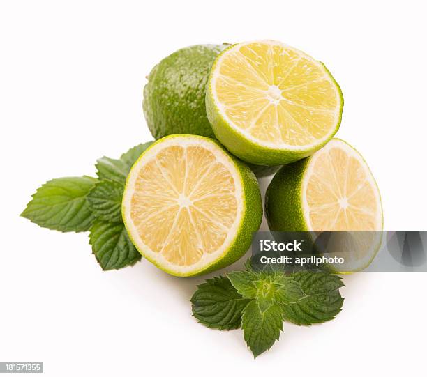 Lime Foglie Di Menta Fresca - Fotografie stock e altre immagini di Agrume - Agrume, Alimentazione sana, Bilancia - Strumento